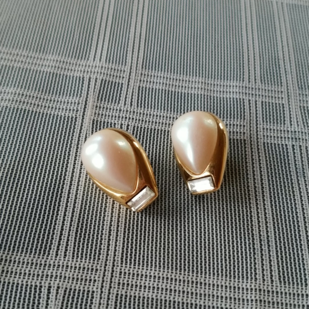 Vintage Richelieu Faux Pearl Clip Earrings